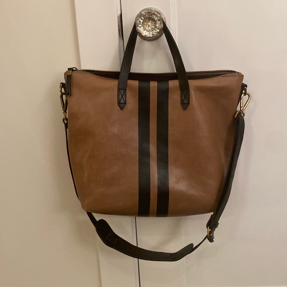 Madewell transport tote Taupe leather w/black stripes and cross body strap, nice